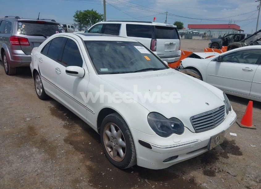 2002 Mercedes-benz C 240 (VIN WDBRF61J62E008897) main photo