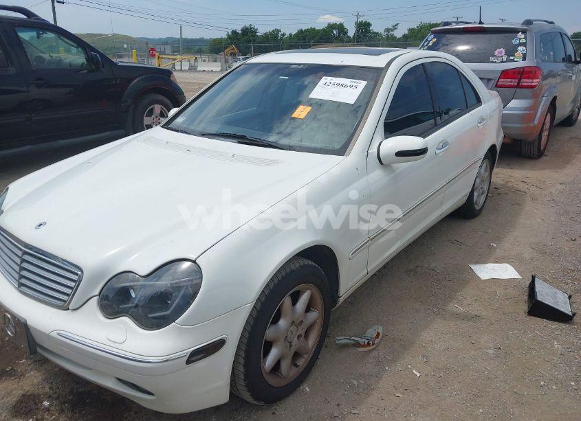 Photo 2 of 2002 Mercedes-benz C 240 (VIN WDBRF61J62E008897)