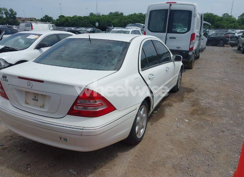 Photo 4 of 2002 Mercedes-benz C 240 (VIN WDBRF61J62E008897)