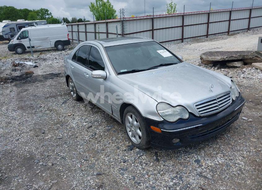 2001 Mercedes-benz C 240 (VIN WDBRF61J81F074604) main photo