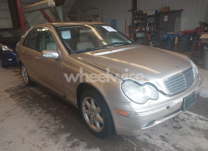 2002 Mercedes-benz C 240 (VIN WDBRF61J82E005564) main photo