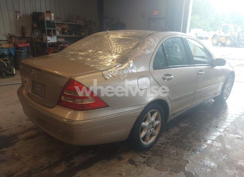 Photo 4 of 2002 Mercedes-benz C 240 (VIN WDBRF61J82E005564)