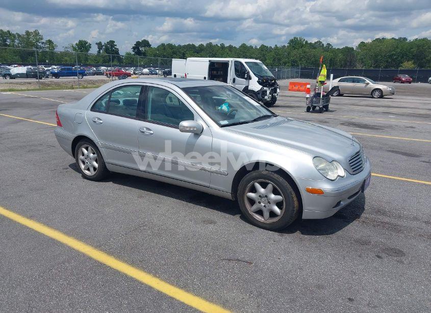 2002 Mercedes-benz C 240 (VIN WDBRF61J92F276921) main photo