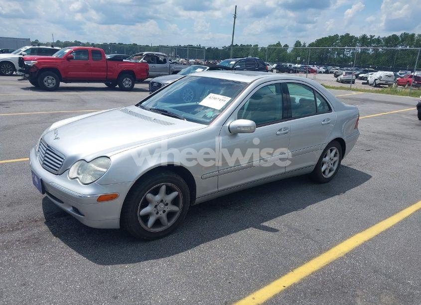Photo 2 of 2002 Mercedes-benz C 240 (VIN WDBRF61J92F276921)