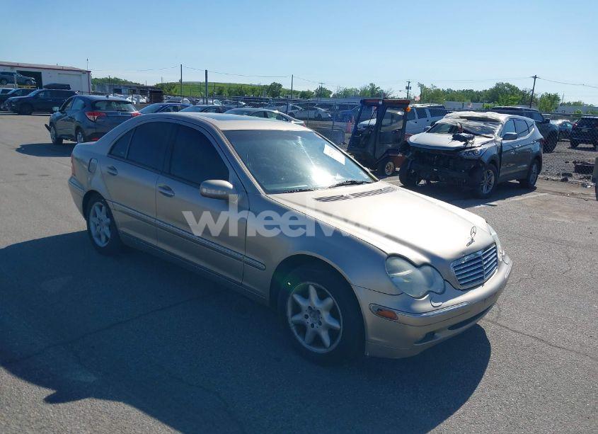 2001 Mercedes-benz C 240 (VIN WDBRF61JX1F094000) main photo