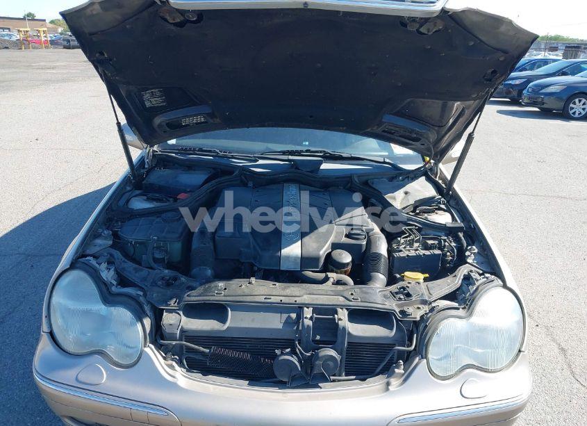 Photo 10 of 2001 Mercedes-benz C 240 (VIN WDBRF61JX1F094000)