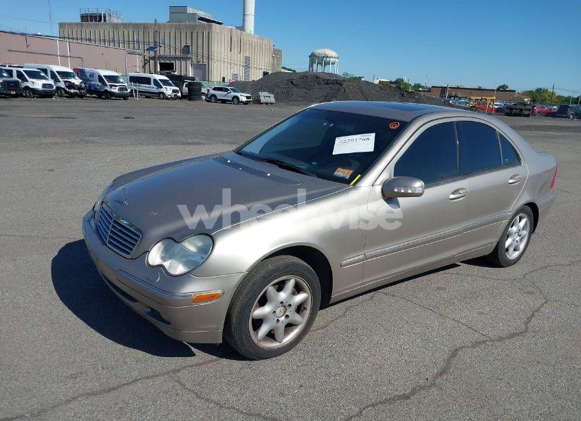 Photo 2 of 2001 Mercedes-benz C 240 (VIN WDBRF61JX1F094000)