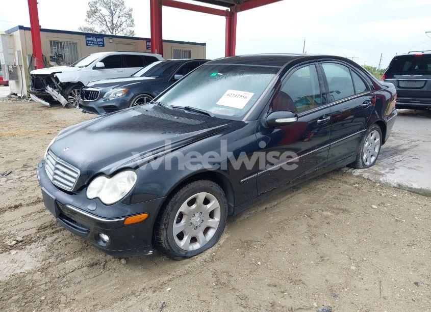 Photo 2 of 2005 Mercedes-benz C 240 LUXURY 4MATIC (VIN WDBRF81J05F557070)