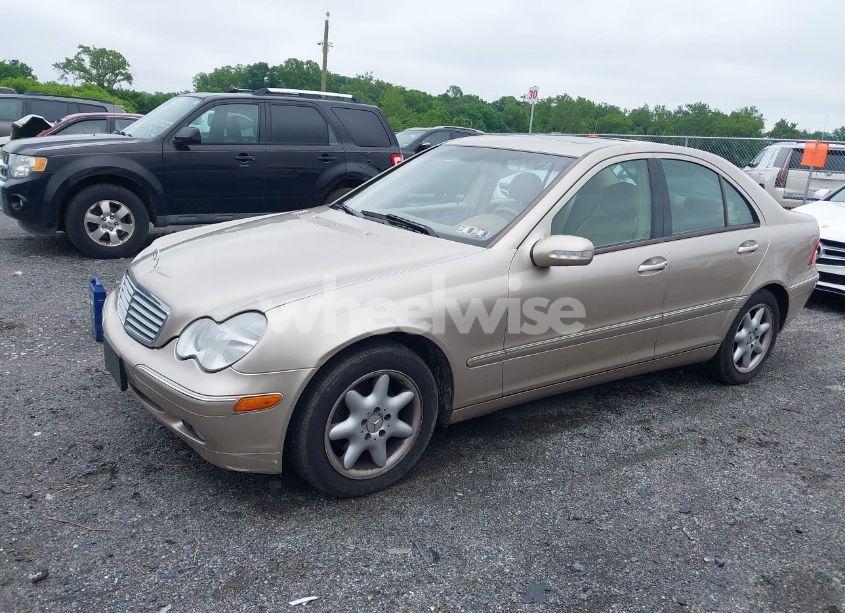 Photo 2 of 2004 Mercedes-benz C 240 4MATIC (VIN WDBRF81J14F450611)
