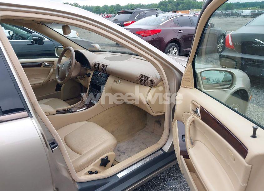 Photo 5 of 2004 Mercedes-benz C 240 4MATIC (VIN WDBRF81J14F450611)