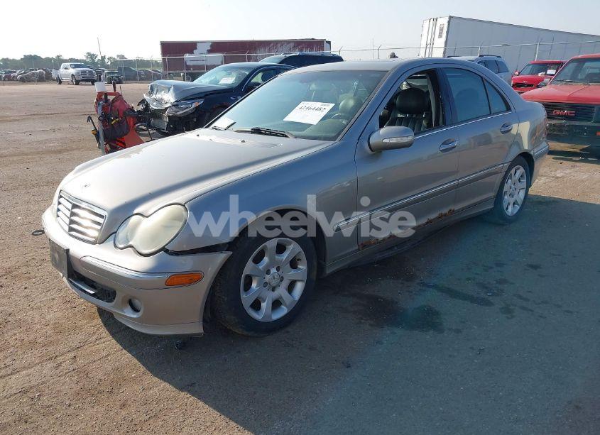 Photo 2 of 2005 Mercedes-benz C 240 LUXURY 4MATIC (VIN WDBRF81J65F665841)
