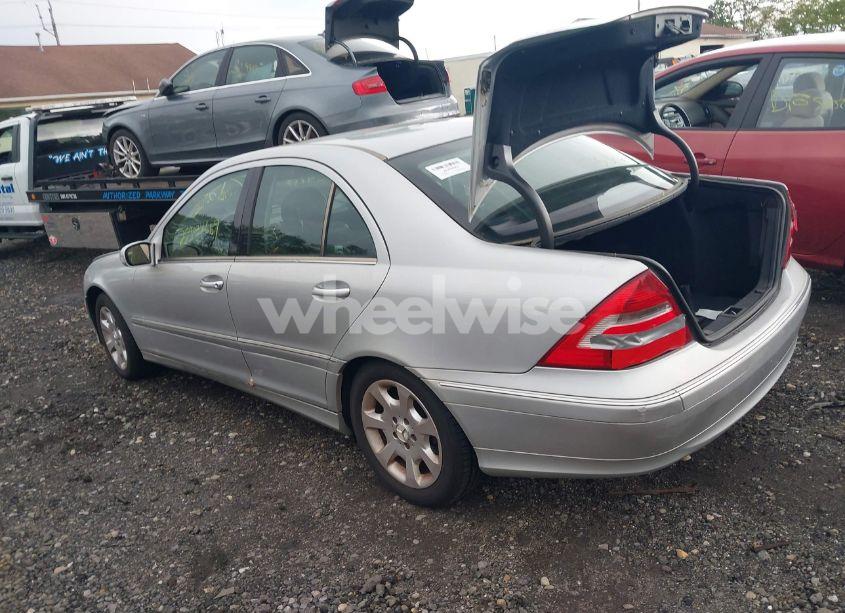 Photo 3 of 2005 Mercedes-benz C 240 LUXURY 4MATIC (VIN WDBRF81J85F562954)