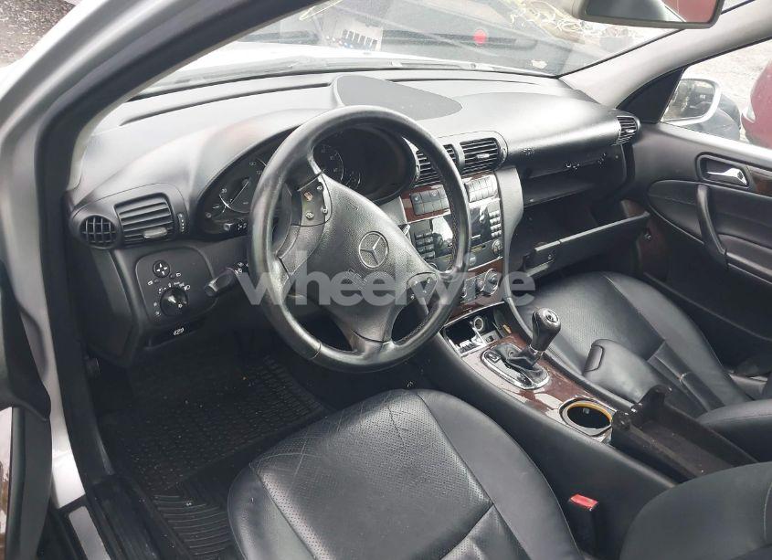 Photo 5 of 2005 Mercedes-benz C 240 LUXURY 4MATIC (VIN WDBRF81J85F562954)