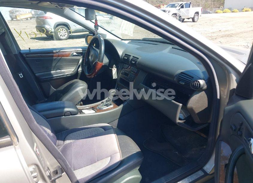 Photo 5 of 2004 Mercedes-benz C 240 4MATIC (VIN WDBRF81JX4F517805)