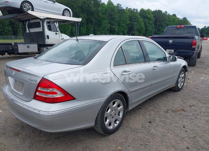 Photo 4 of 2005 Mercedes-benz C 320 LUXURY 4MATIC (VIN WDBRF84J85F567356)