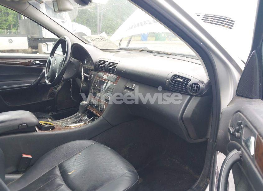 Photo 5 of 2005 Mercedes-benz C 320 LUXURY 4MATIC (VIN WDBRF84J85F567356)