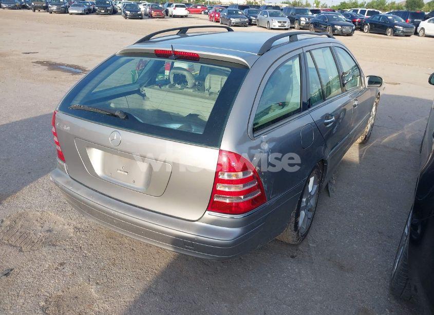 Photo 4 of 2005 Mercedes-benz C 240 LUXURY (VIN WDBRH61J65F567374)