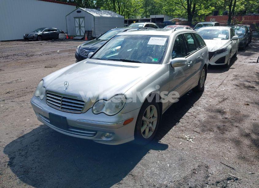 Photo 2 of 2005 Mercedes-benz C 240 LUXURY 4MATIC (VIN WDBRH81J85F611452)