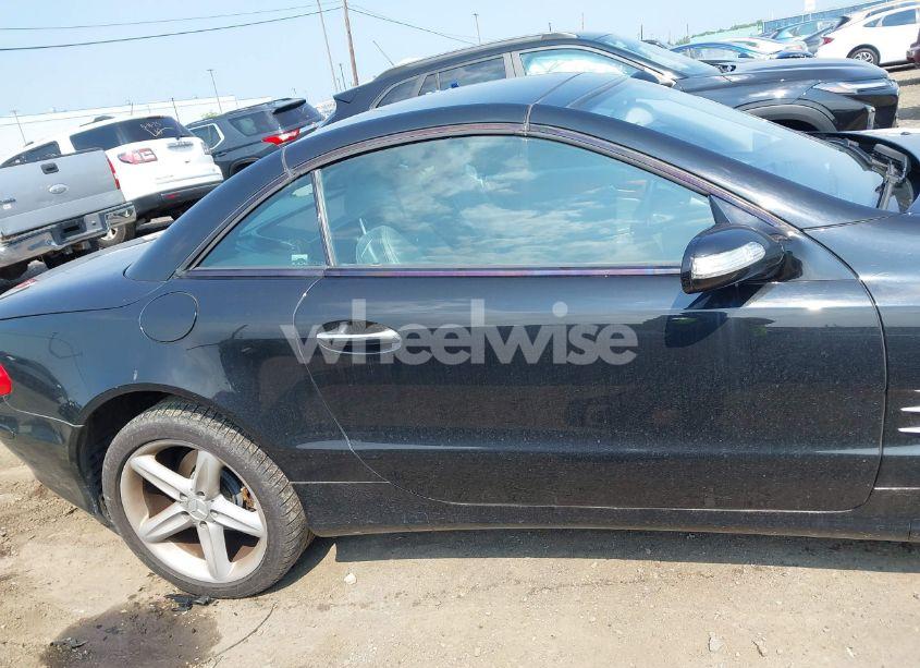 Photo 13 of 2005 Mercedes-benz Sl 500 (VIN WDBSK75F25F088450)