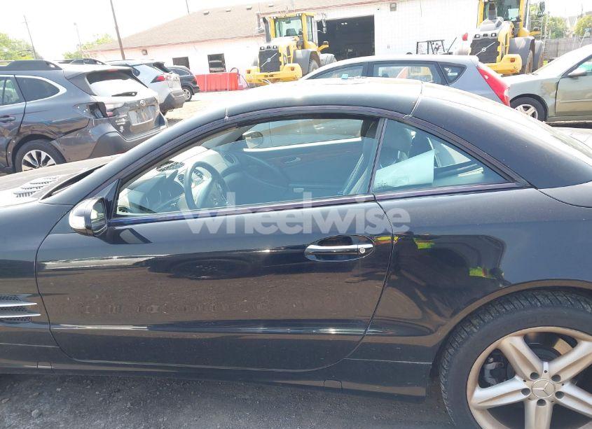 Photo 14 of 2005 Mercedes-benz Sl 500 (VIN WDBSK75F25F088450)