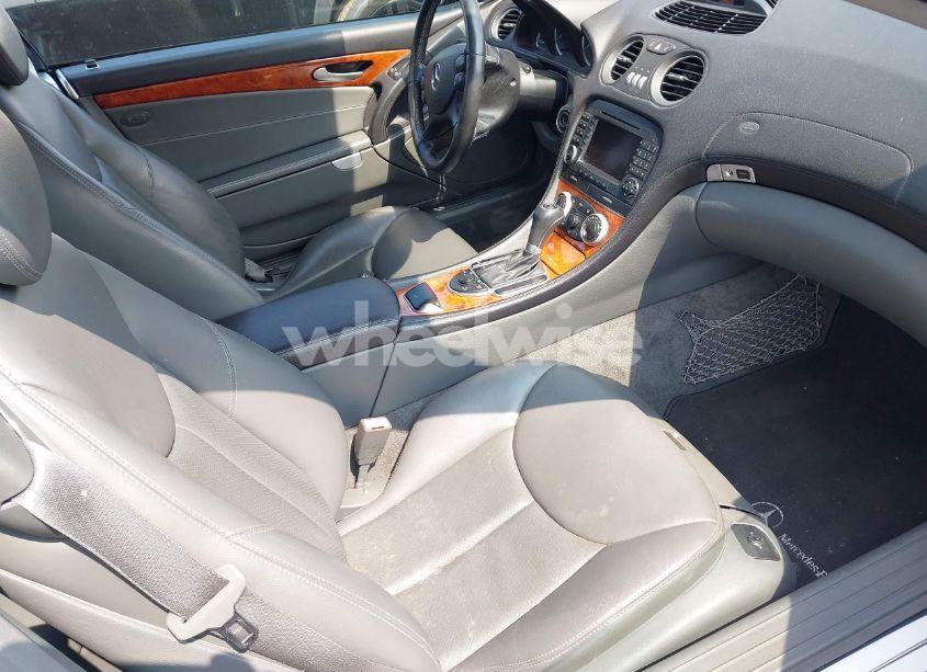Photo 5 of 2005 Mercedes-benz Sl 500 (VIN WDBSK75F25F088450)