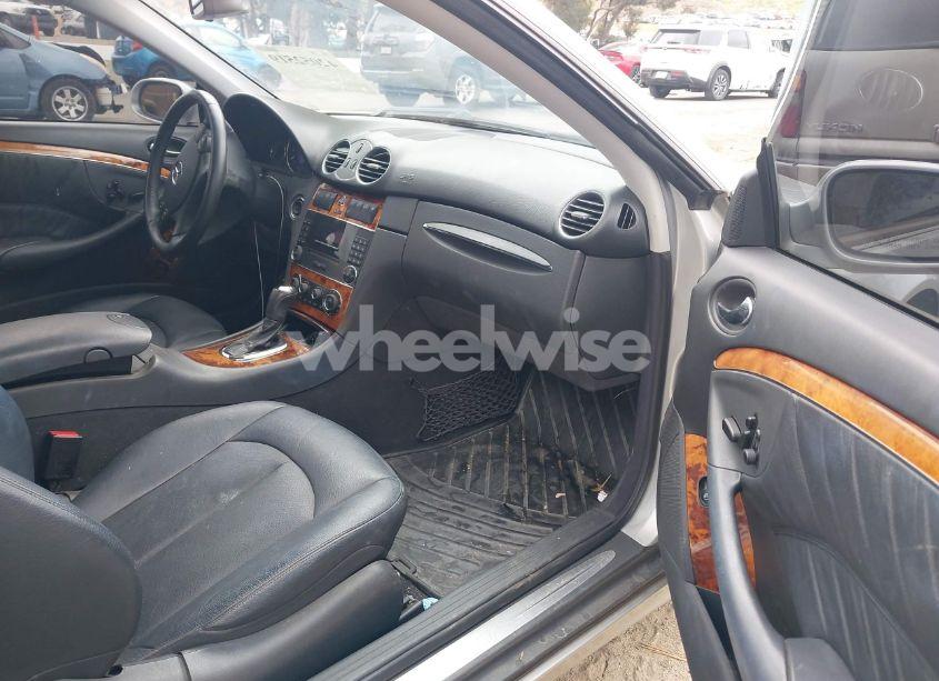 Photo 5 of 2005 Mercedes-benz Clk 320 (VIN WDBTJ65J25F133005)