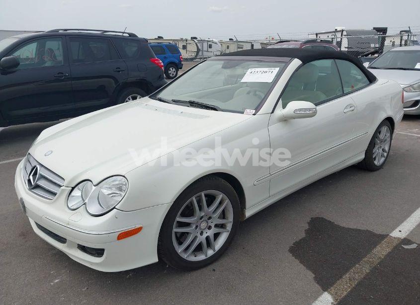 Photo 2 of 2009 Mercedes-benz Clk 350 (VIN WDBTK56F89T108814)