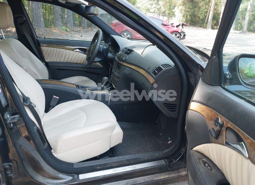 Photo 5 of 2008 Mercedes-benz E 550 (VIN WDBUF72X68B259853)