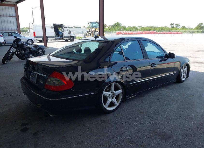 Photo 4 of 2009 Mercedes-benz E 550 (VIN WDBUF72XX9B436602)