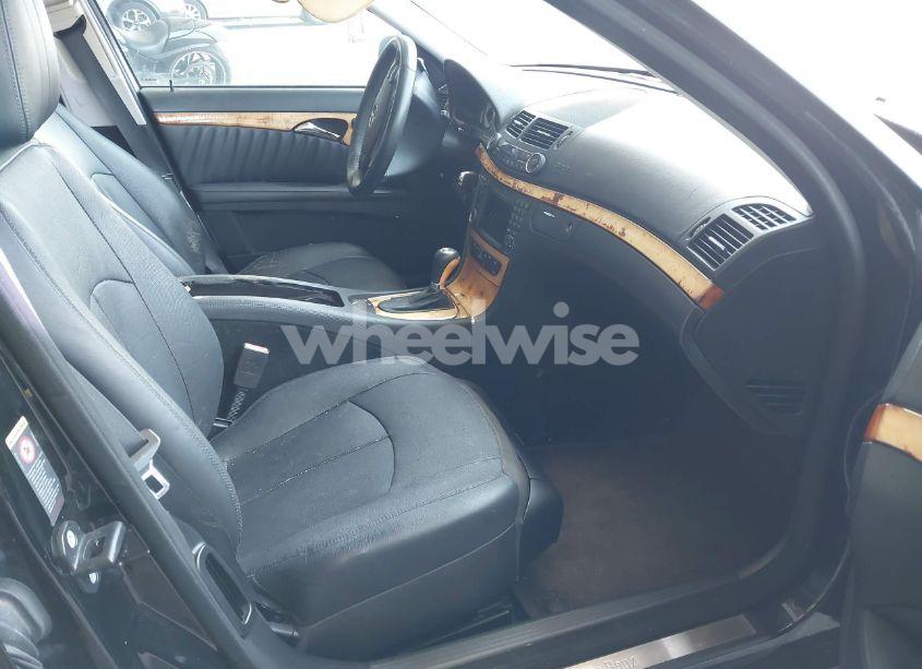 Photo 5 of 2009 Mercedes-benz E 550 (VIN WDBUF72XX9B436602)