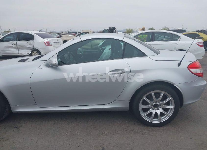 Photo 14 of 2006 Mercedes-benz Slk 350 (VIN WDBWK56F66F096640)