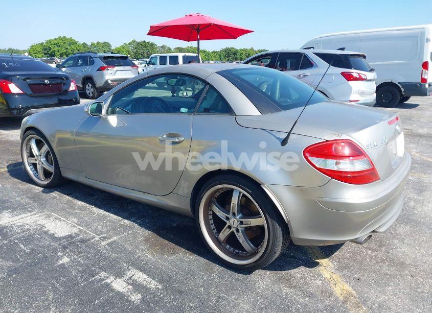 Photo 3 of 2005 Mercedes-benz Slk 350 (VIN WDBWK56F85F032243)