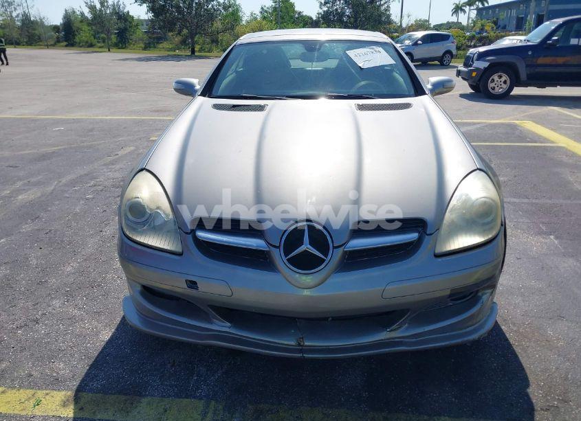 Photo 6 of 2005 Mercedes-benz Slk 350 (VIN WDBWK56F85F032243)