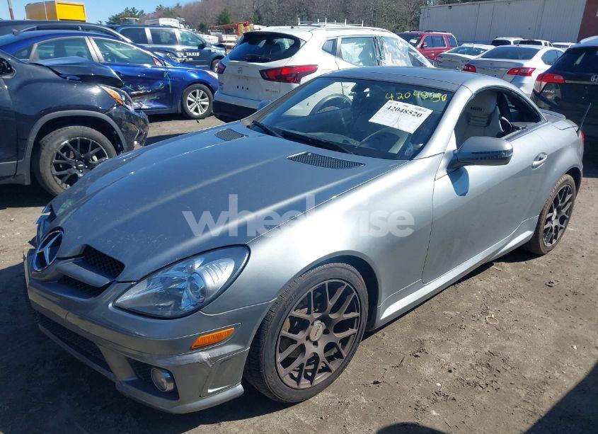 Photo 2 of 2011 Mercedes-benz Slk 300 (VIN WDBWK5EA5BF239416)