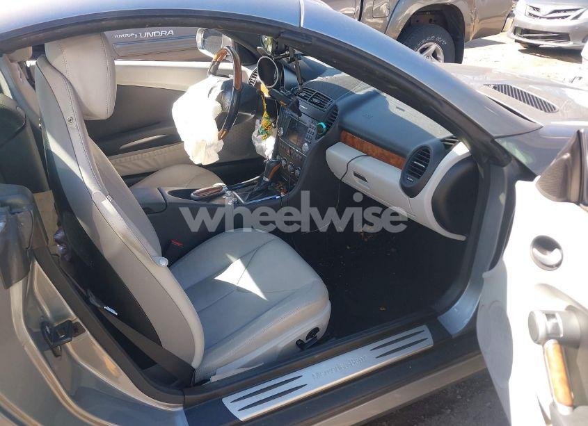 Photo 5 of 2011 Mercedes-benz Slk 300 (VIN WDBWK5EA5BF239416)