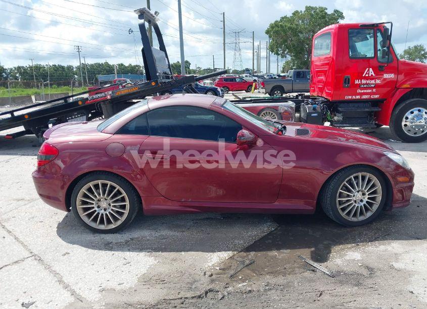 Photo 13 of 2011 Mercedes-benz Slk 350 (VIN WDBWK5JA8BF235883)