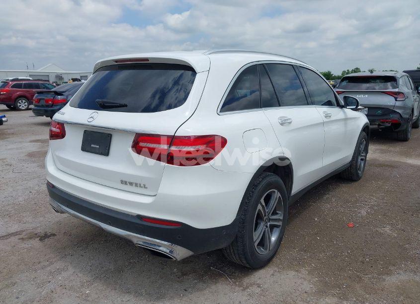 Photo 4 of 2018 Mercedes-benz Glc 300 (VIN WDC0G4JB0JV113304)