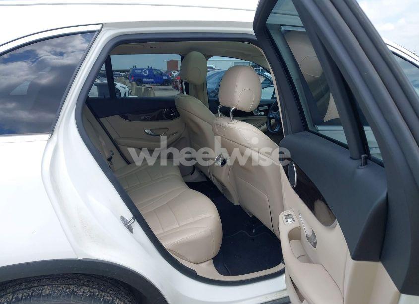 Photo 8 of 2018 Mercedes-benz Glc 300 (VIN WDC0G4JB0JV113304)