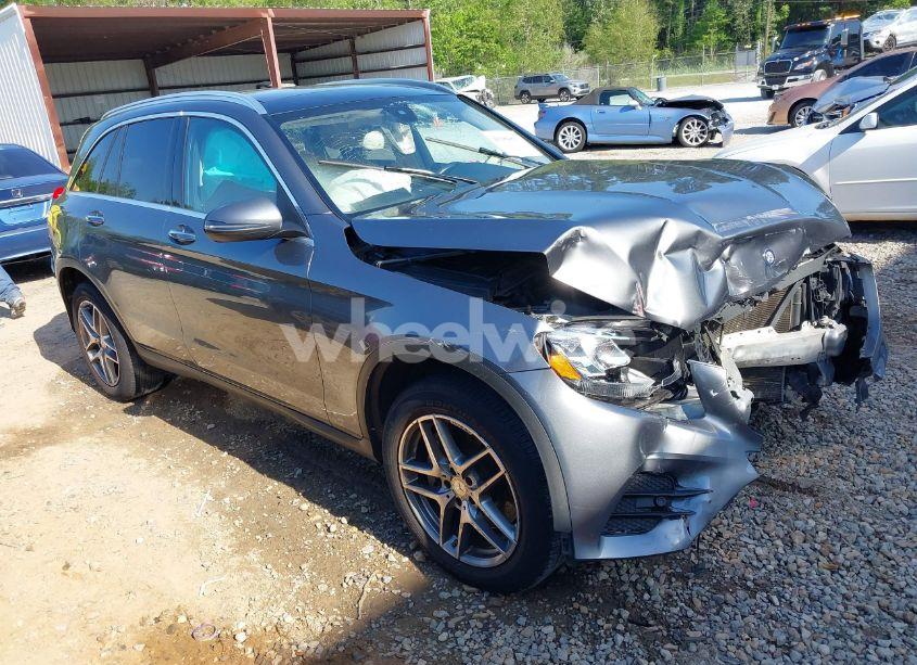 2017 Mercedes-benz Glc 300 (VIN WDC0G4JB1HF124588) main photo