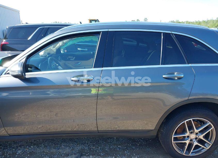 Photo 15 of 2017 Mercedes-benz Glc 300 (VIN WDC0G4JB1HF124588)