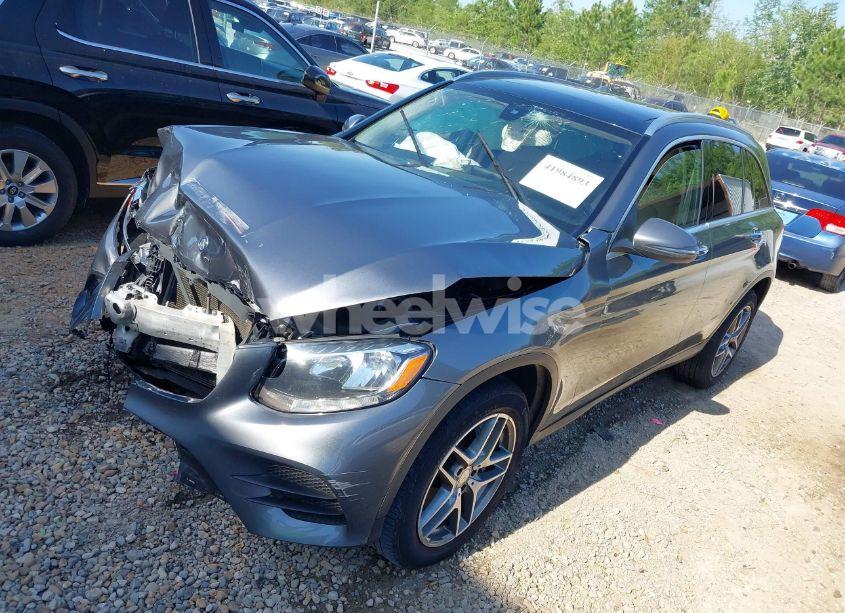 Photo 2 of 2017 Mercedes-benz Glc 300 (VIN WDC0G4JB1HF124588)