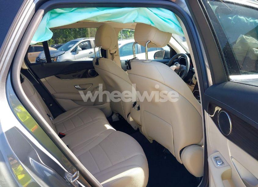 Photo 8 of 2017 Mercedes-benz Glc 300 (VIN WDC0G4JB1HF124588)