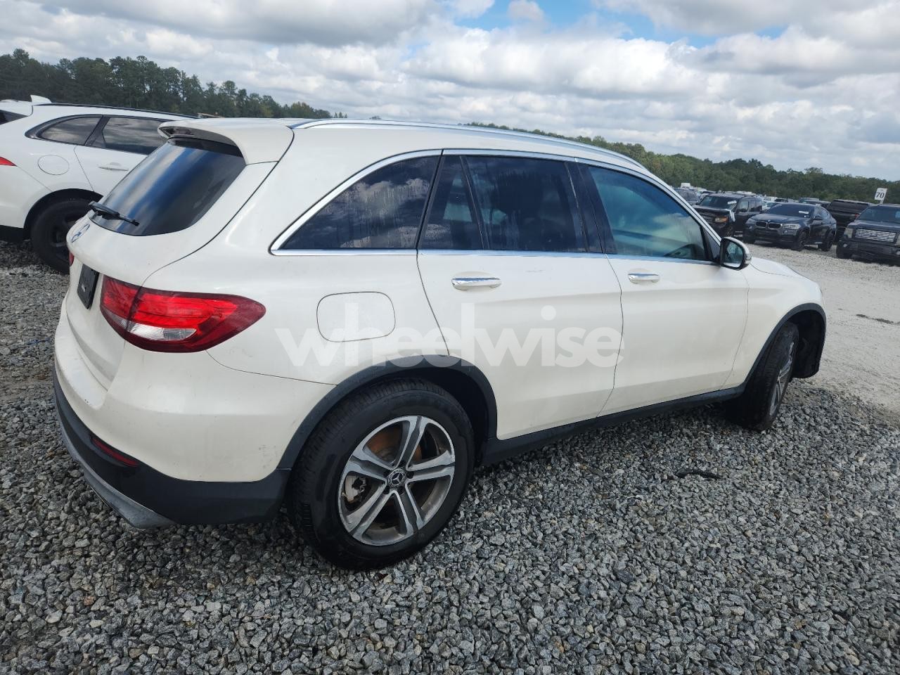 Photo 3 of 2019 MERCEDES-BENZ GLC 300 (VIN WDC0G4JB1KF501475)