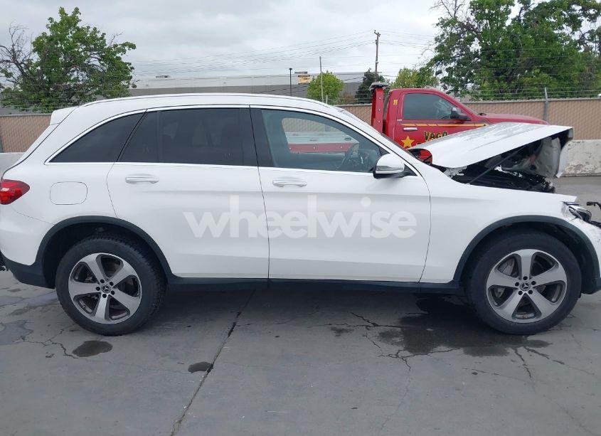 Photo 13 of 2019 Mercedes-benz Glc 300 (VIN WDC0G4JB1KV136690)