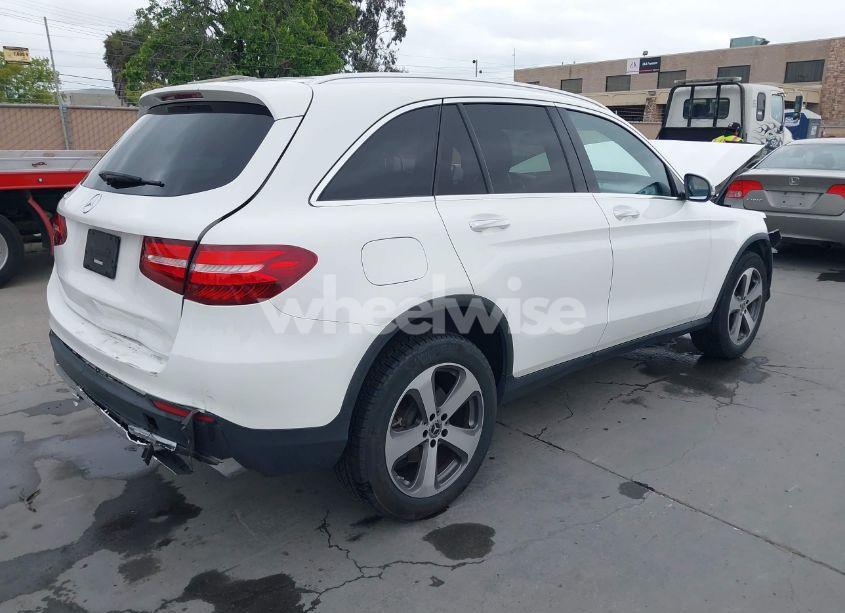 Photo 4 of 2019 Mercedes-benz Glc 300 (VIN WDC0G4JB1KV136690)