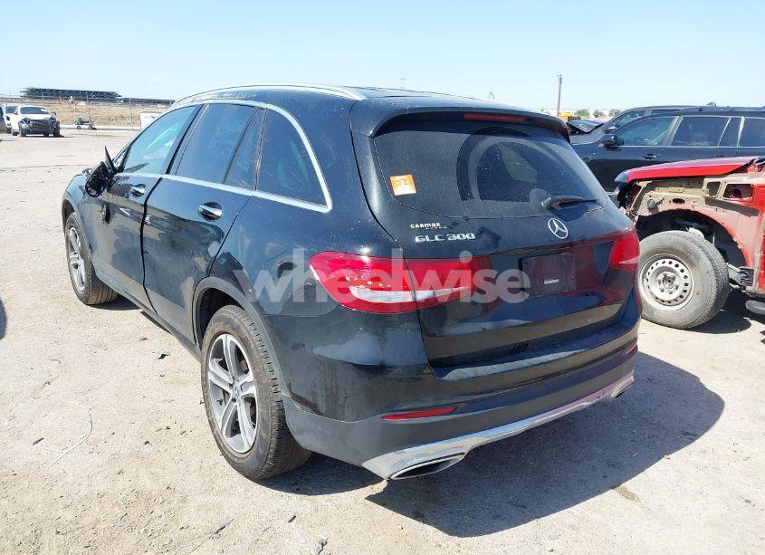 Photo 3 of 2017 Mercedes-benz Glc 300 (VIN WDC0G4JB2HF249924)