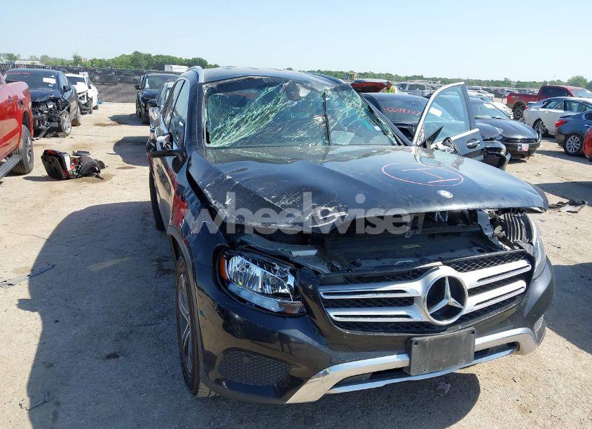 Photo 6 of 2017 Mercedes-benz Glc 300 (VIN WDC0G4JB2HF249924)