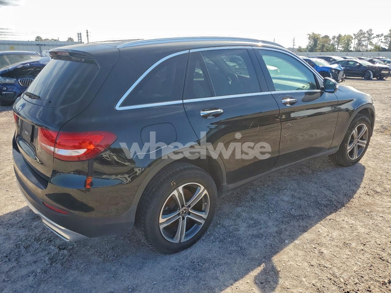 Photo 3 of 2019 MERCEDES-BENZ GLC 300 (VIN WDC0G4JB2KV187602)