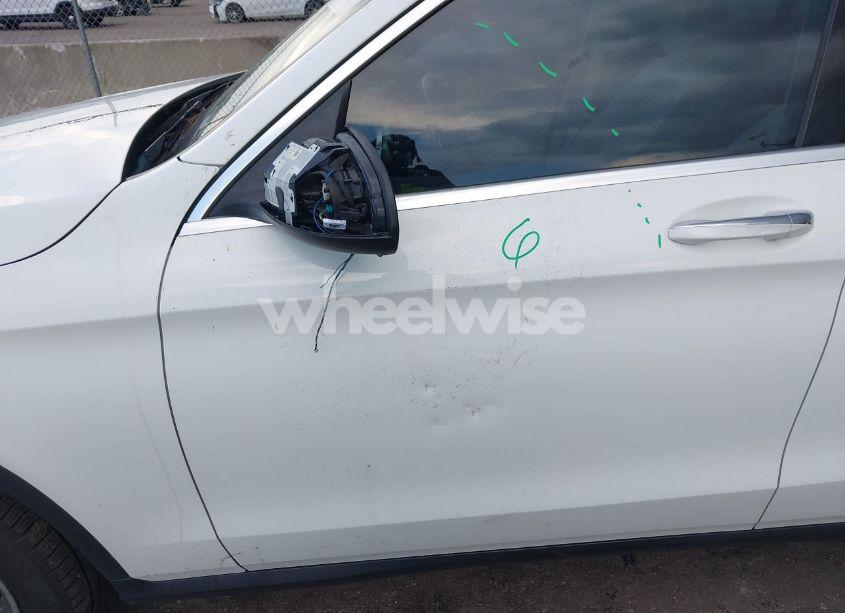 Photo 17 of 2017 Mercedes-benz Glc 300 (VIN WDC0G4JB3HF115987)