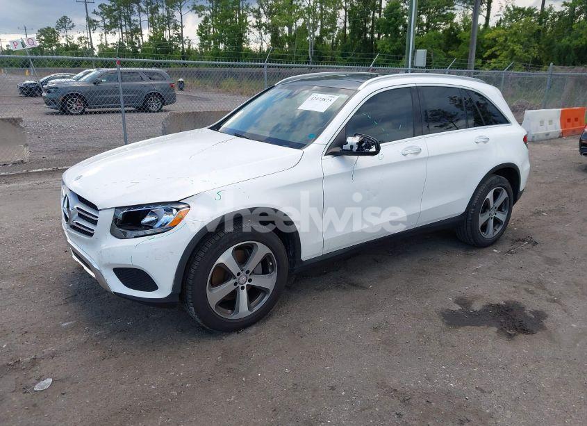 Photo 2 of 2017 Mercedes-benz Glc 300 (VIN WDC0G4JB3HF115987)